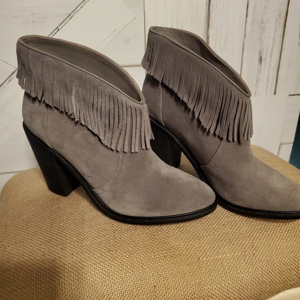 JOIE Grey Suede ankle booties.